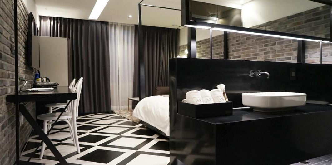 יונגין Astro Hotel מראה חיצוני תמונה