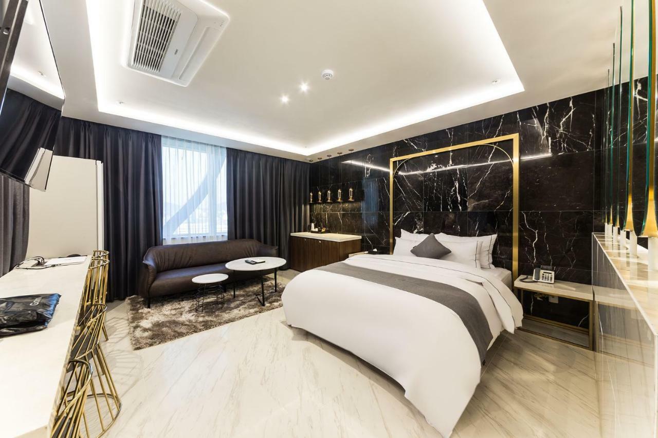 יונגין Astro Hotel מראה חיצוני תמונה