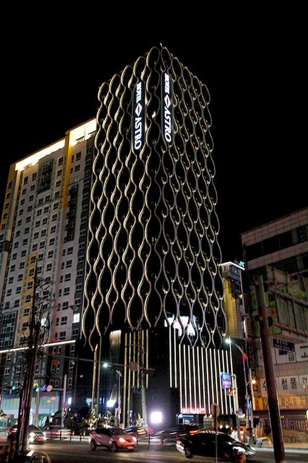 יונגין Astro Hotel מראה חיצוני תמונה