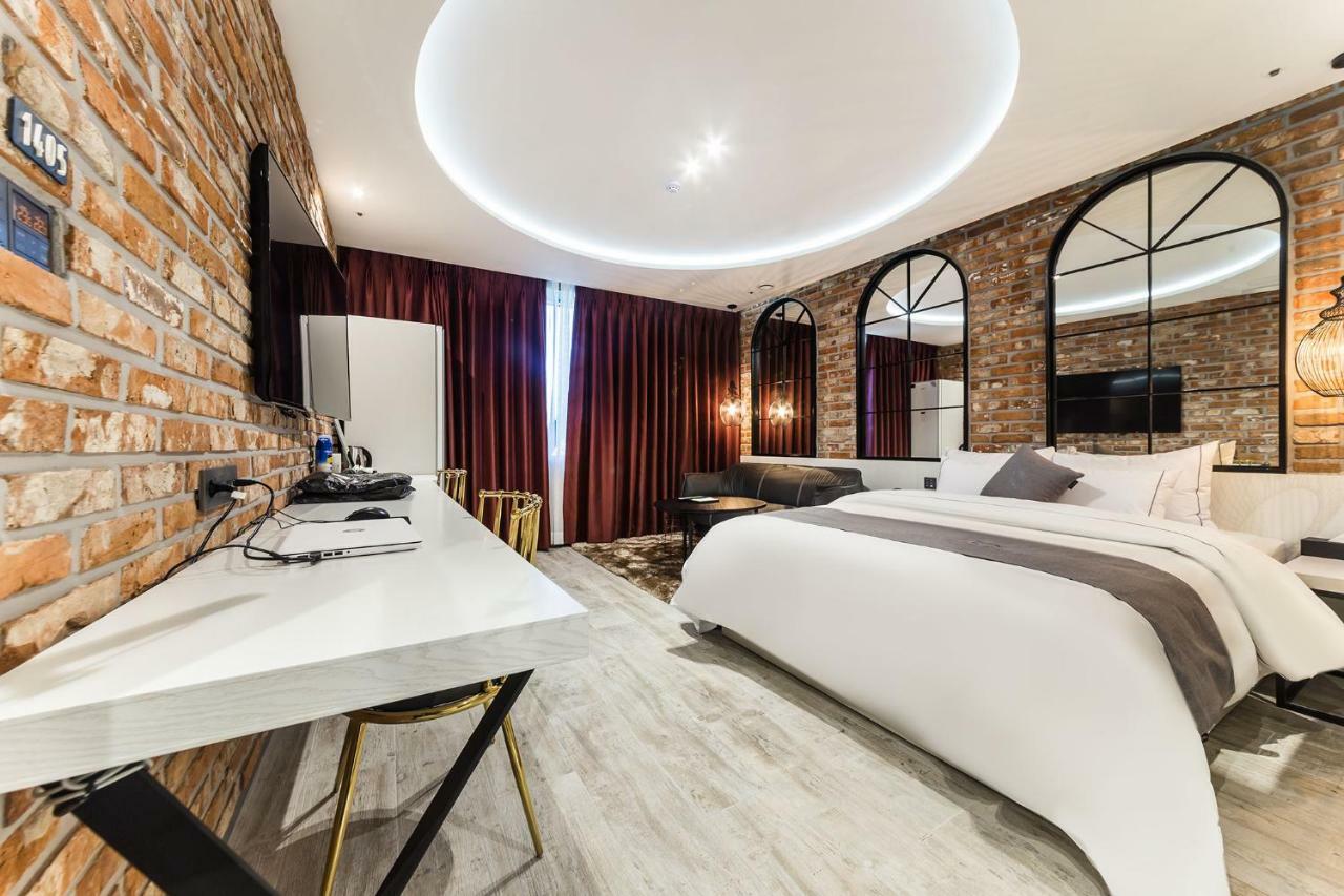 יונגין Astro Hotel מראה חיצוני תמונה