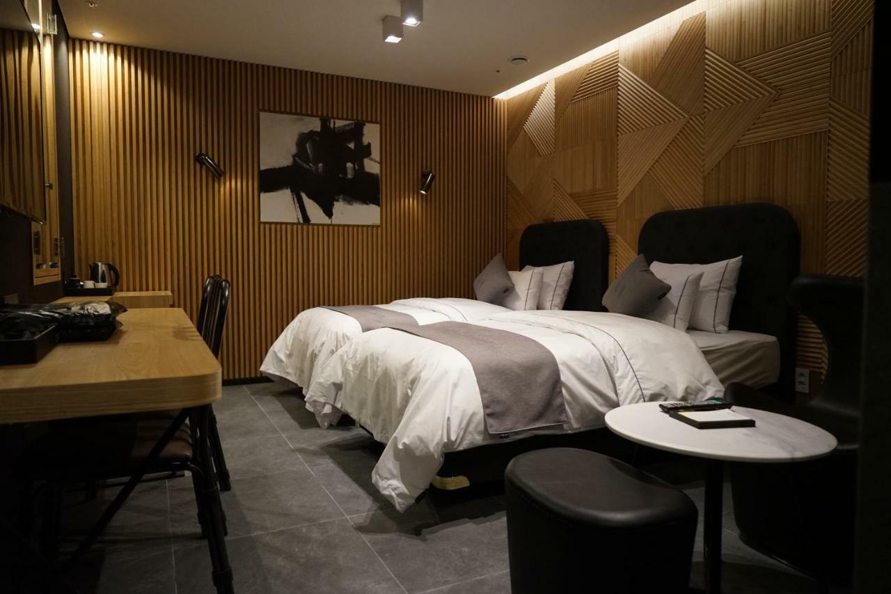 יונגין Astro Hotel מראה חיצוני תמונה